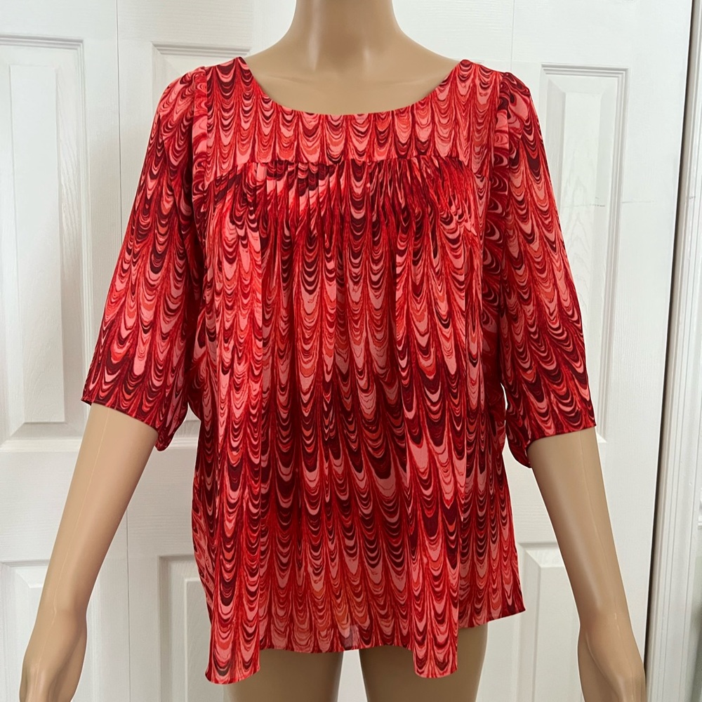 NWT MICHAEL KORS SIZE S Beautiful Georgette Fabric with a Vibrant Pattern.